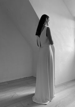 Jasmin Blommaert bruid rok top minimalistisch